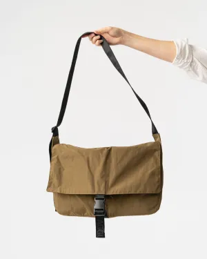 Baggu Nylon Messenger Bag in Seaweed