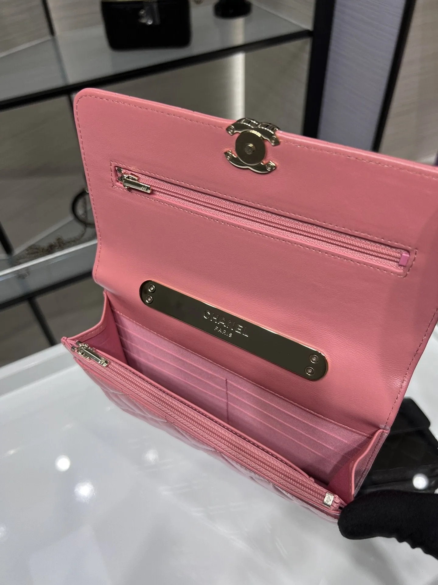CHLWOC 19 Chain Wallet Bag Gold Hardware PiNike For Women, Women&#8217;s Handbags, Shoulder Bags 7.5in/19cm