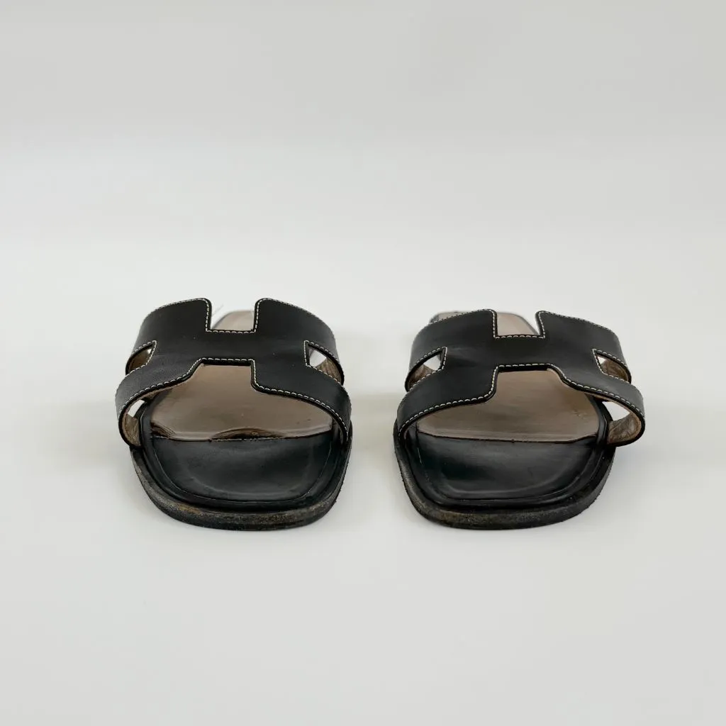 Hermes Black Leather Oran Flat Sandals, 39.5