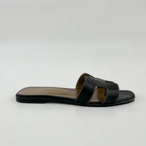 Hermes Black Leather Oran Flat Sandals, 39.5