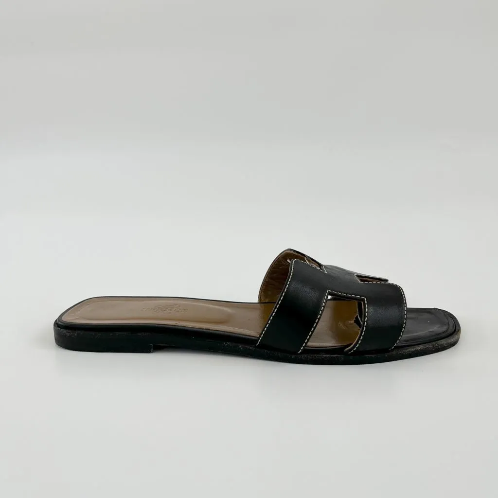 Hermes Black Leather Oran Flat Sandals, 39.5