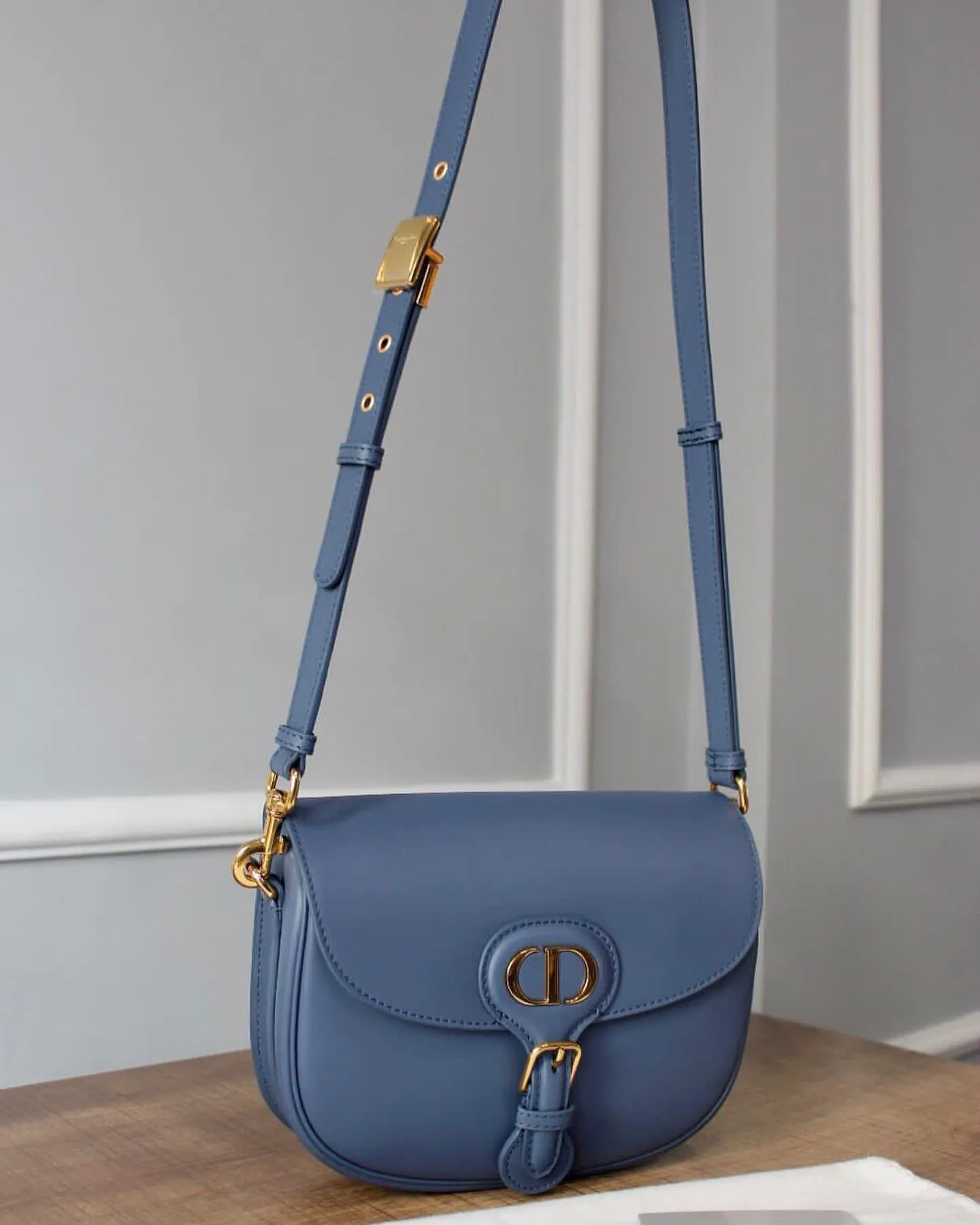 Luxury Handbags for Fashion Enthusiasts - DOR - 6151