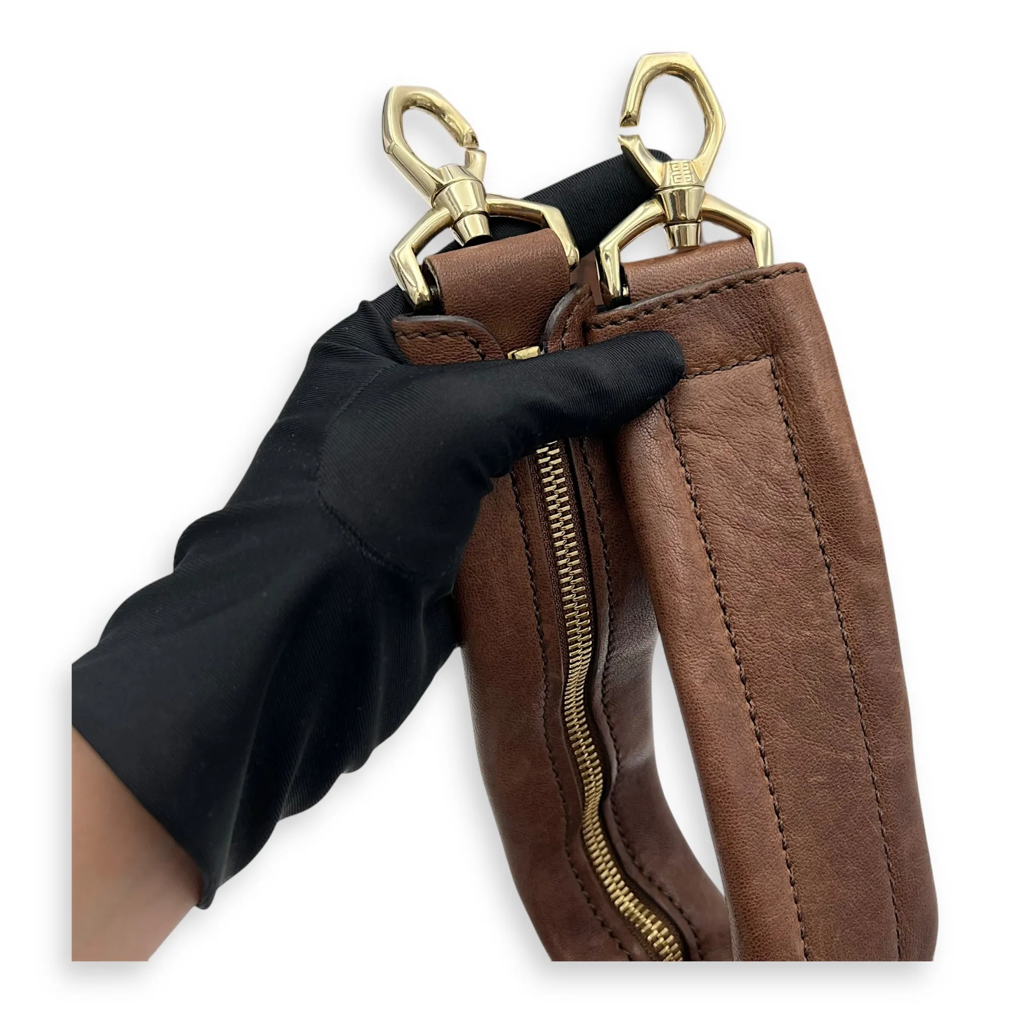 Nightingale Medium Brown Messenger in Lambskin, Gold hardware
