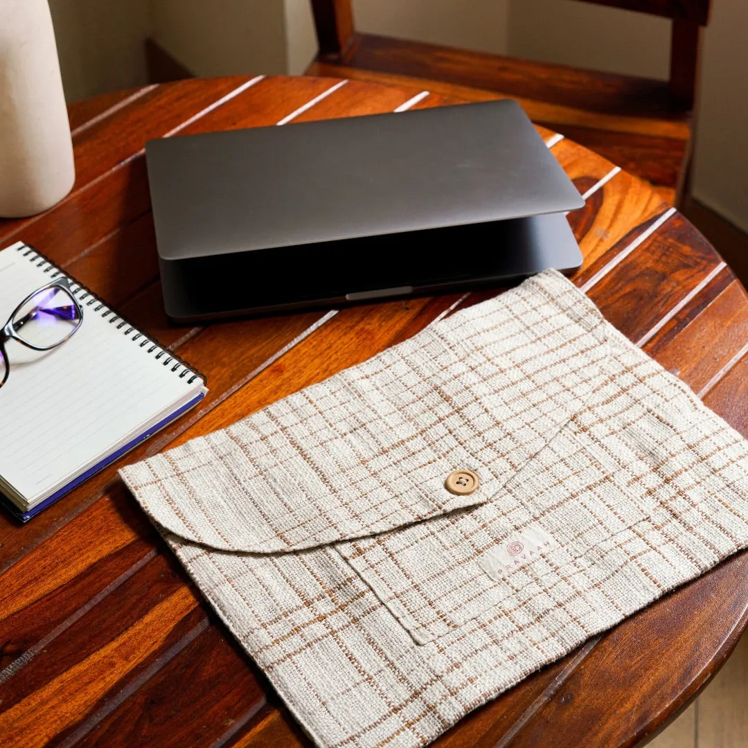 Pai laptop sleeve | hemp cotton blend | washable | fits 11”-13” screen laptops | beige and brown