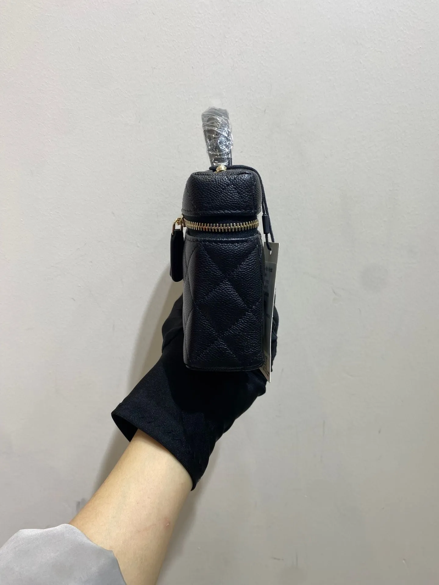 Preloved Chanel 25P 19.5*5*17cm Black Bag 110284